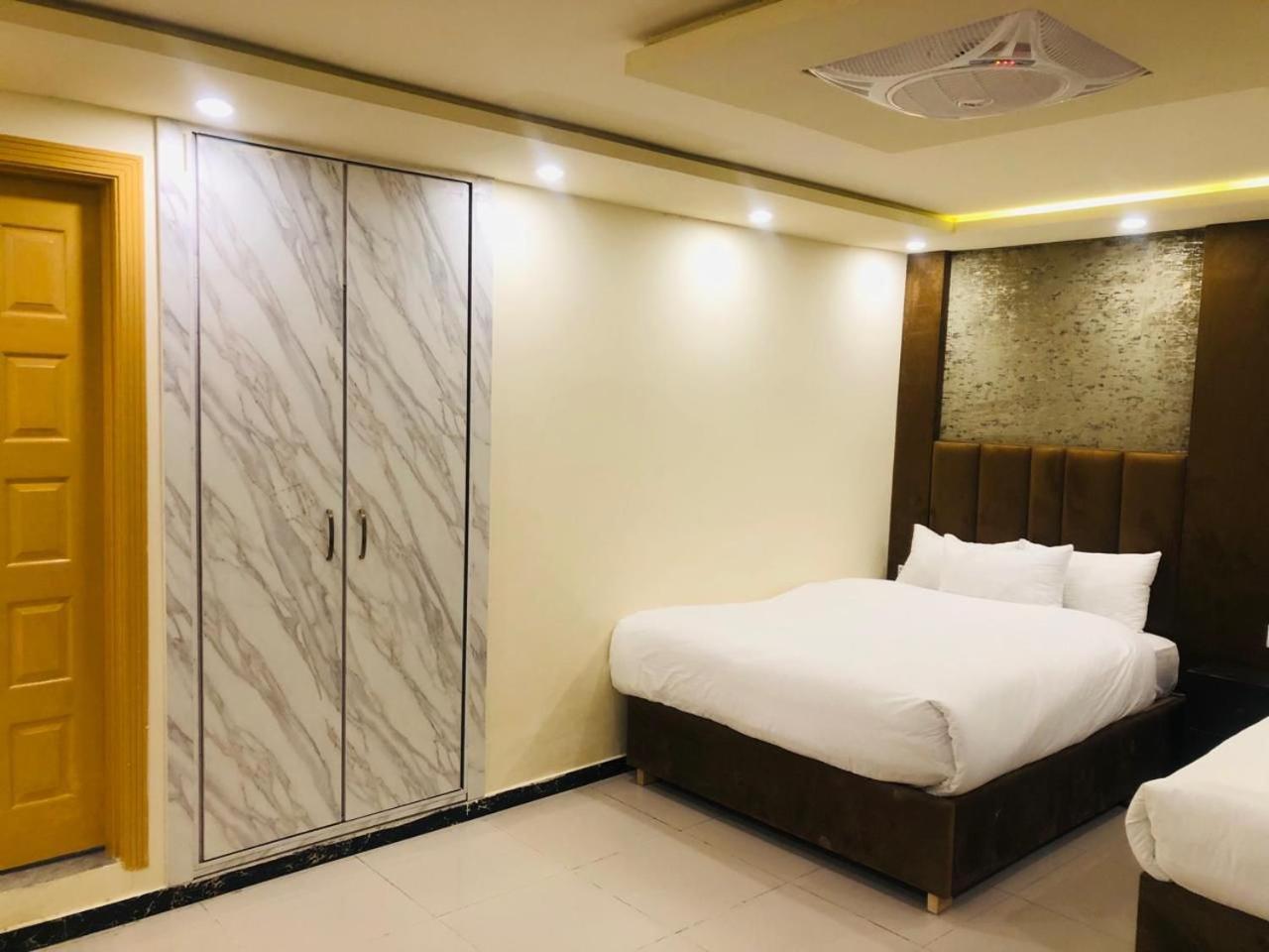 Blue Moon Residency Jinnah Super Islamabad Exterior foto